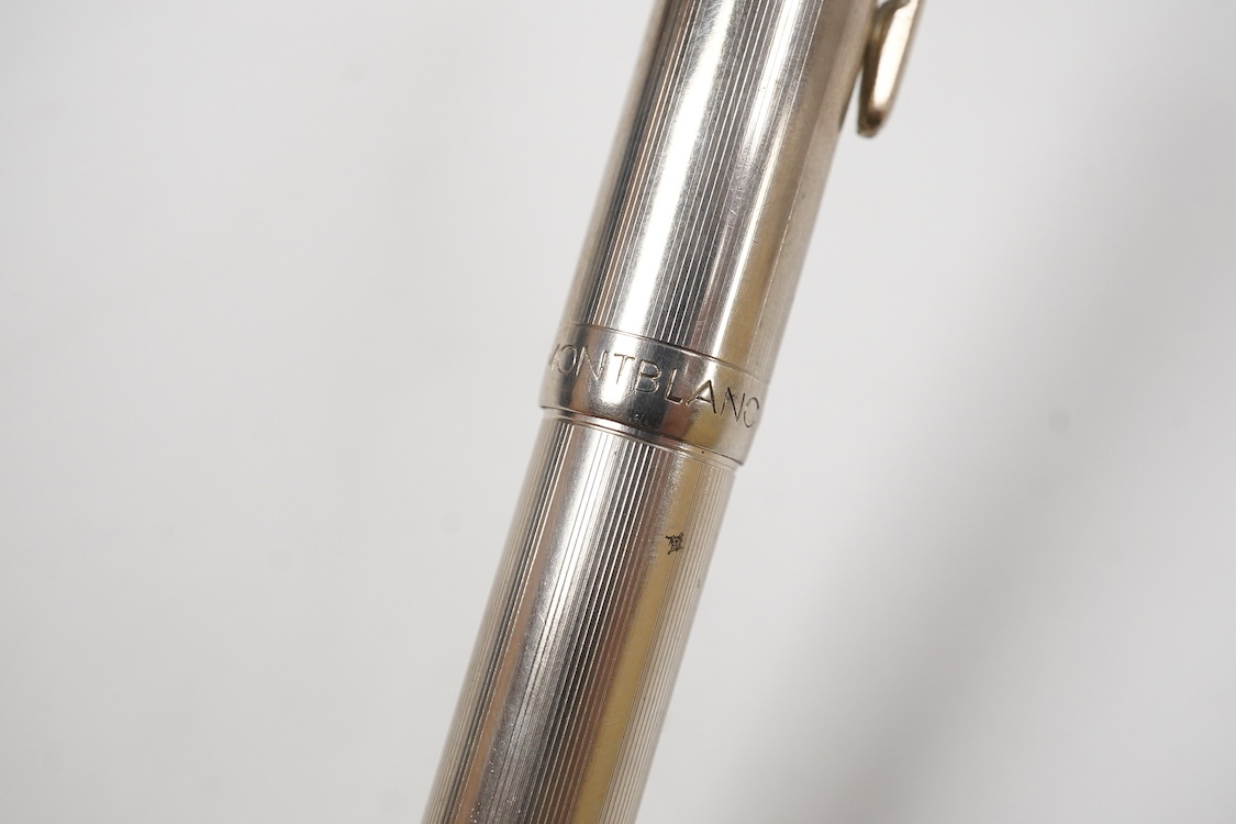 A Mont Blanc 742-N white metal fountain pen 14ct. winged Mont Blanc nib (no silver marks)